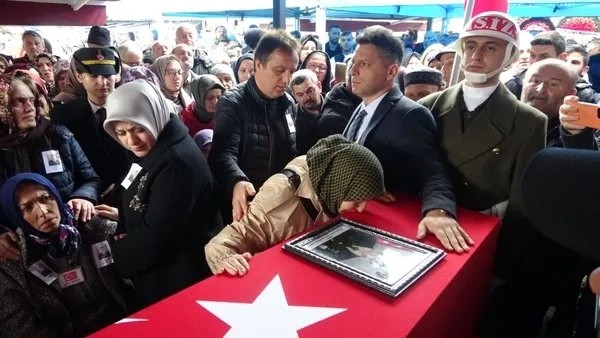 Kuzey Irak şehidine veda! Şehit olan Uzman Onbaşı Berat Mecit Day memleketinde toprağa verildi